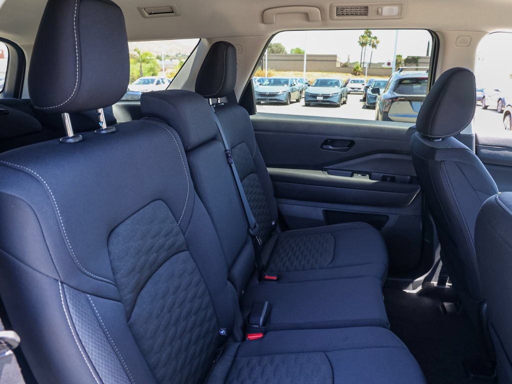 New 2026 Nissan Pathfinder SV w/ Cargo Package FWD image 18