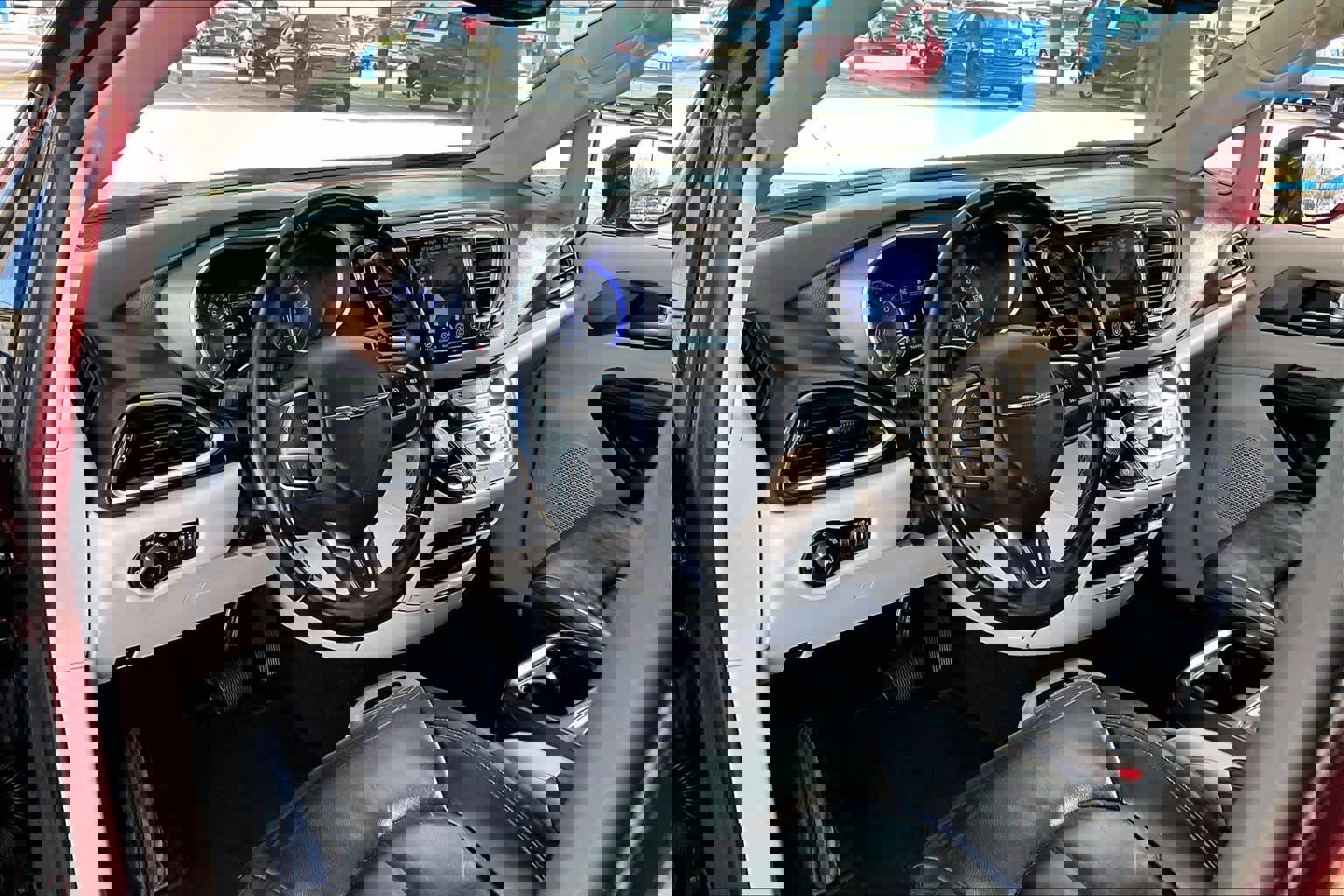 Used 2017 Chrysler Pacifica Touring-L image 16