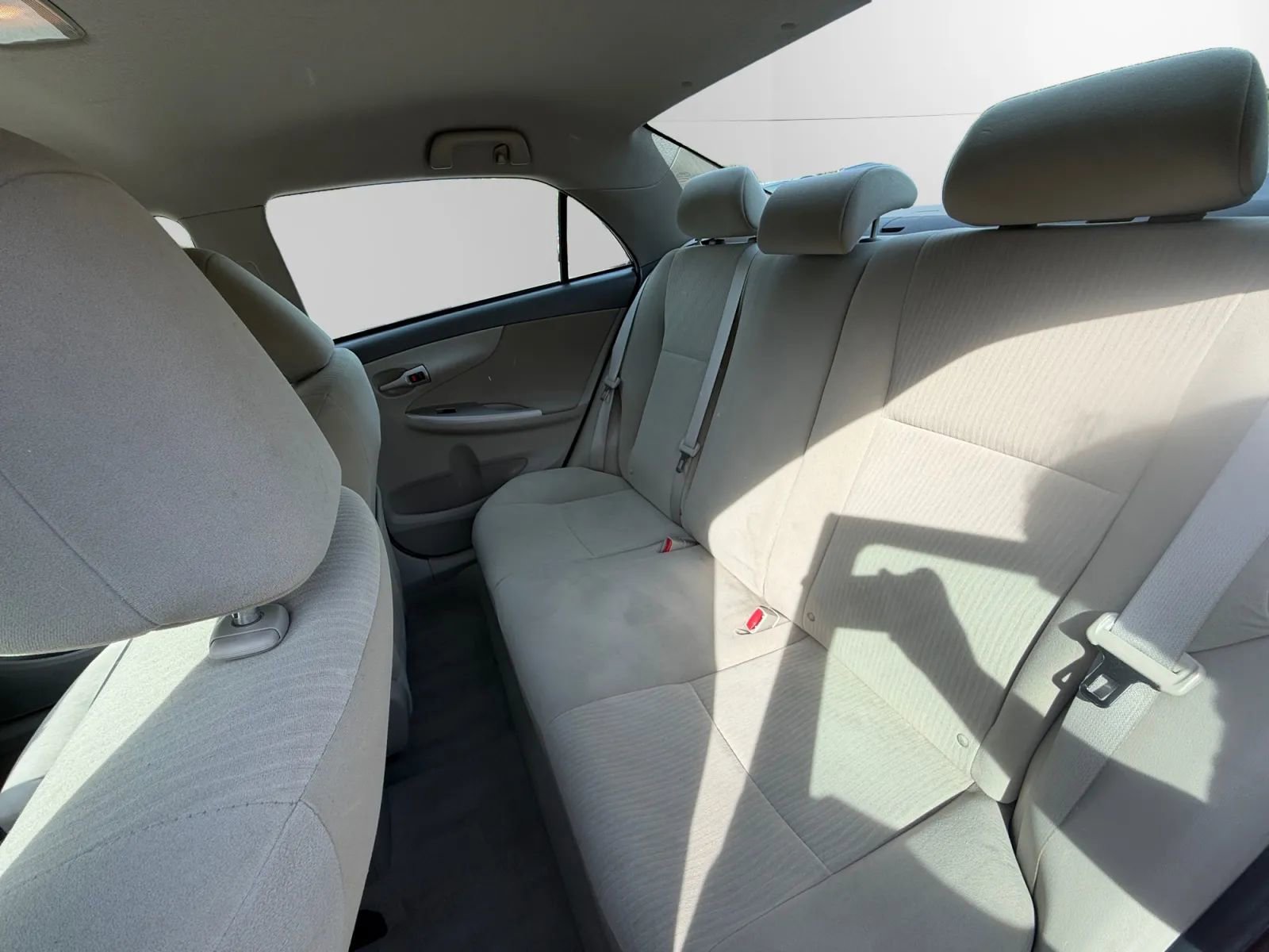 Used 2010 Toyota Corolla LE FWD image 14