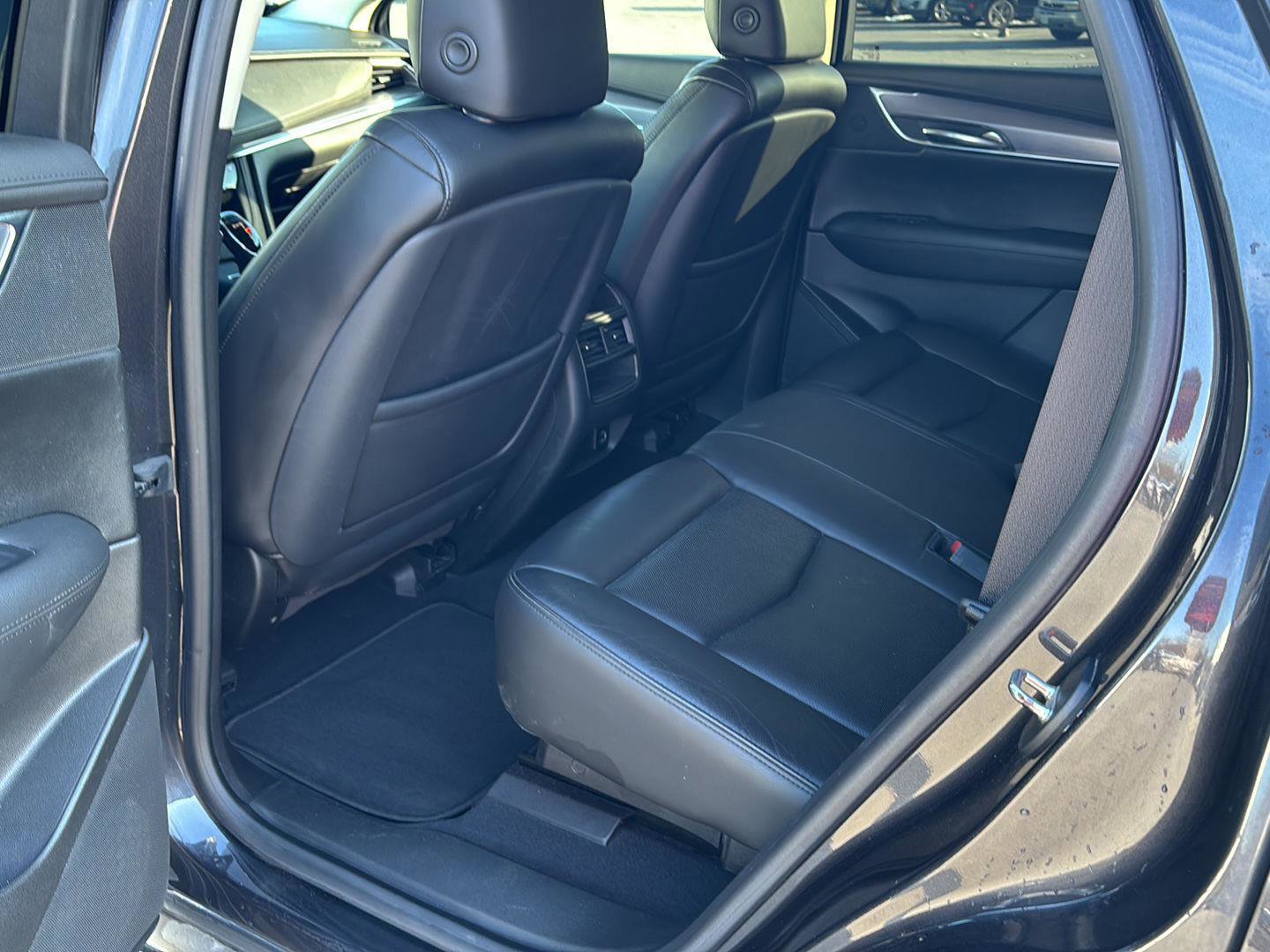 Used 2017 Cadillac XT5 Luxury w/ LPO, Wheel Lock Package image 17