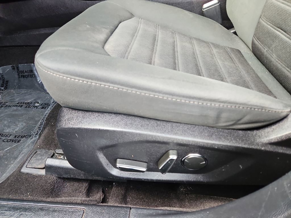 Used 2020 Ford Fusion SE image 26