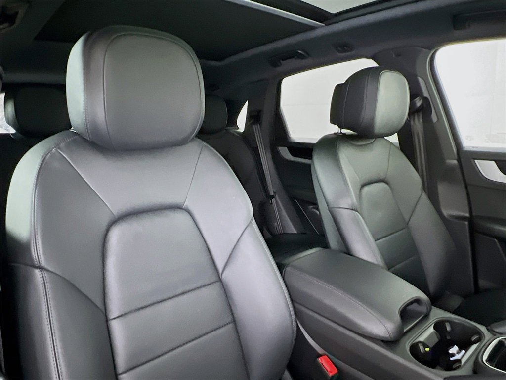 Used 2024 Porsche Cayenne image 27