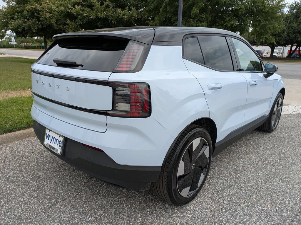 New 2026 Volvo EX30 Plus w/ Climate Package RWD image 4
