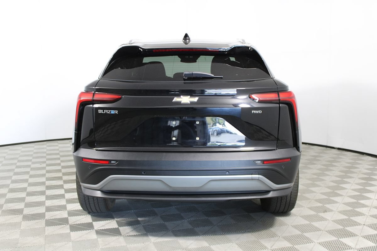Used 2024 Chevrolet Blazer EV LT AWD/4WD image 27