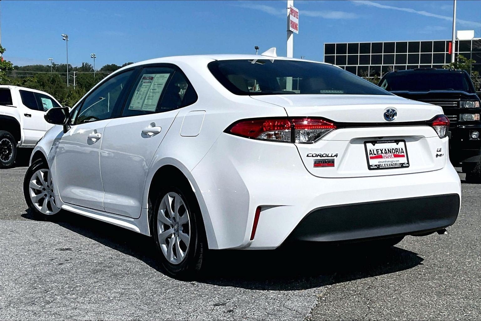 Used 2025 Toyota Corolla LE FWD image 11