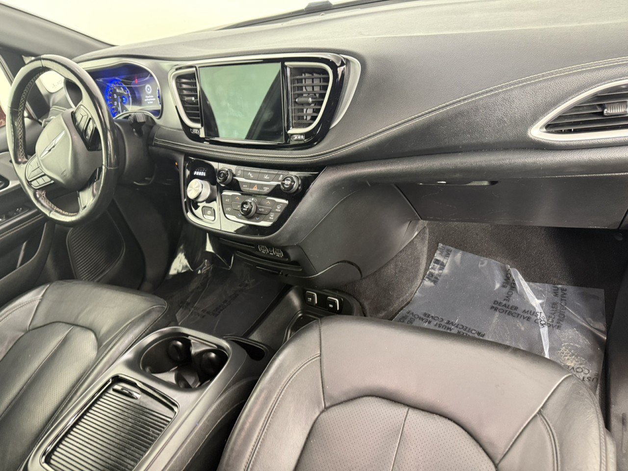 Used 2021 Chrysler Pacifica Touring-L w/ S Appearance Package FWD image 11