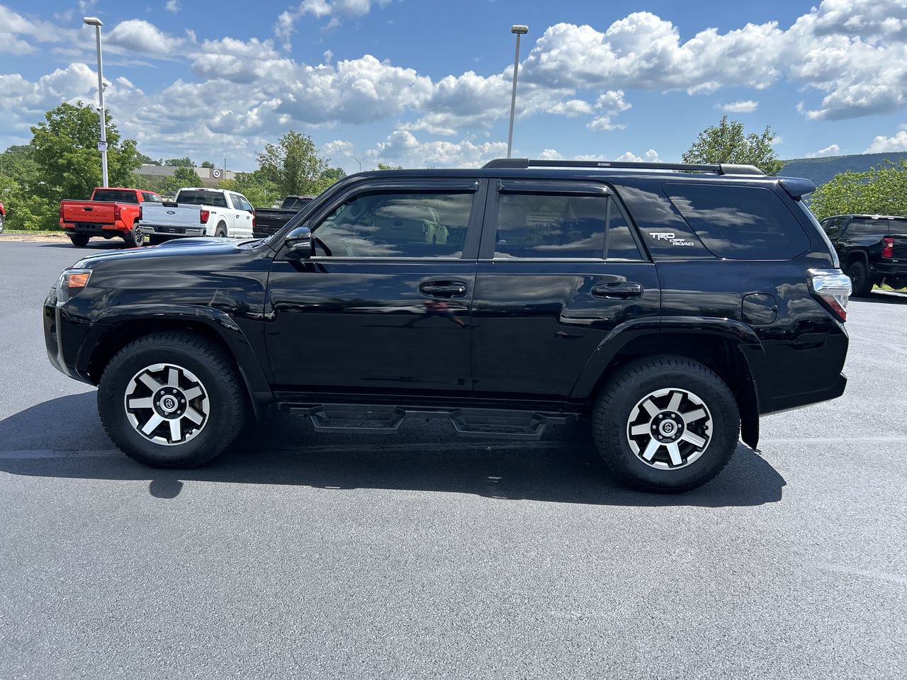 Used 2021 Toyota 4Runner TRD Off-Road Premium w/ Moonroof Package AWD/4WD image 4