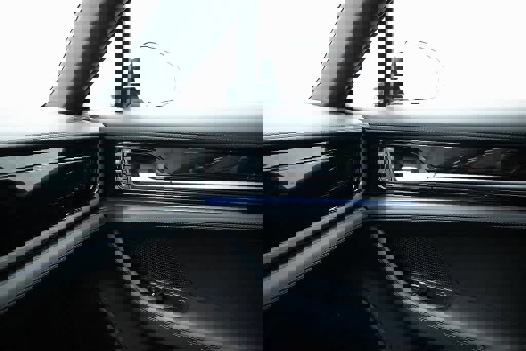 Certified 2024 Porsche Panamera 4 image 24