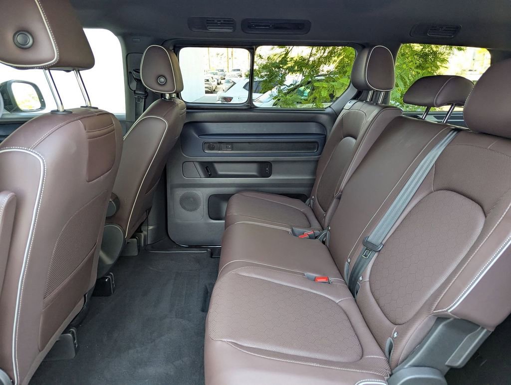 New 2025 Volkswagen ID. Buzz Pro S image 18