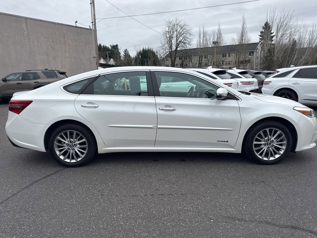 Used 2016 Toyota Avalon Limited image 8