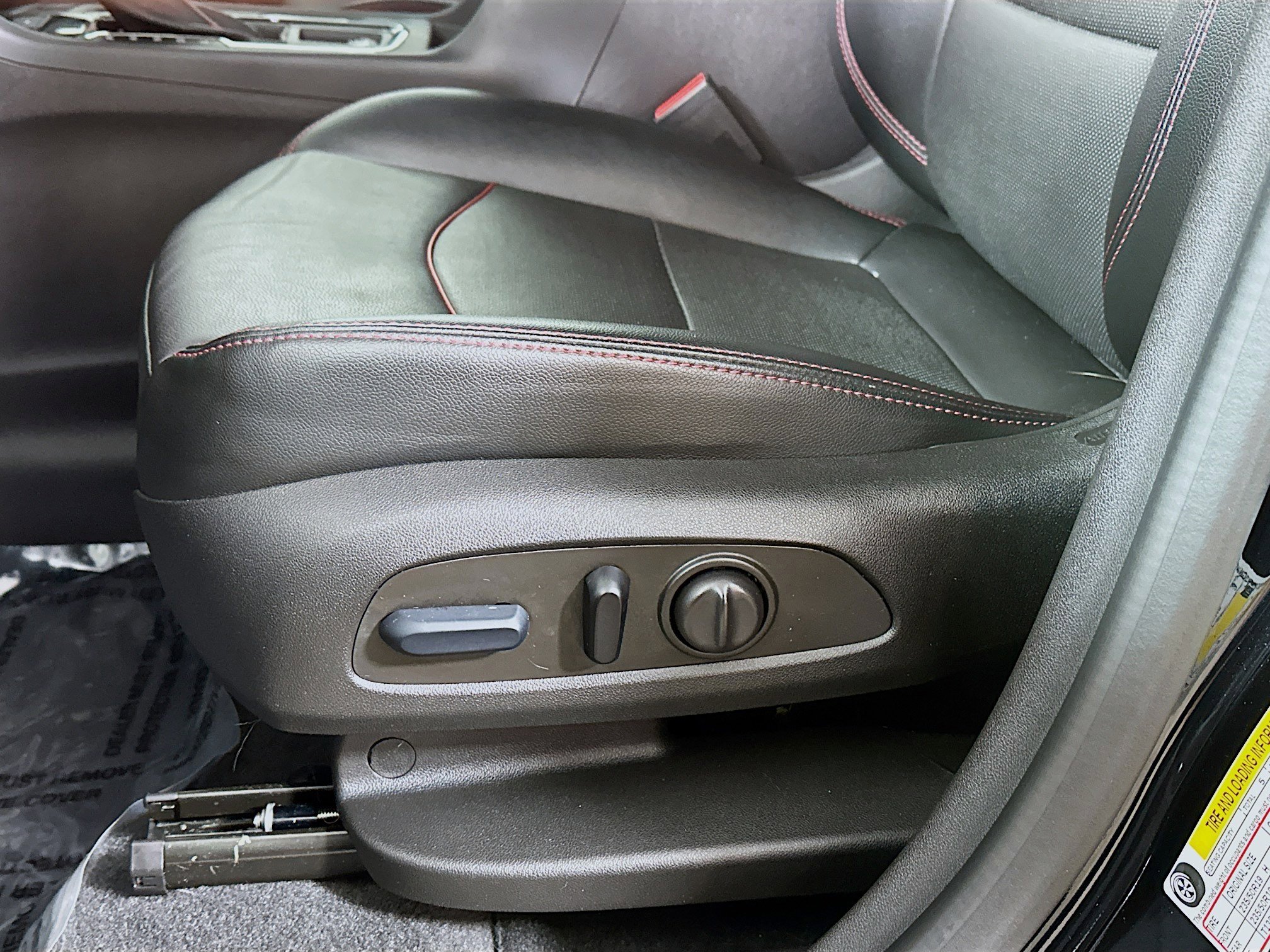 Used 2024 Chevrolet Equinox RS w/ RS Leather Package image 19