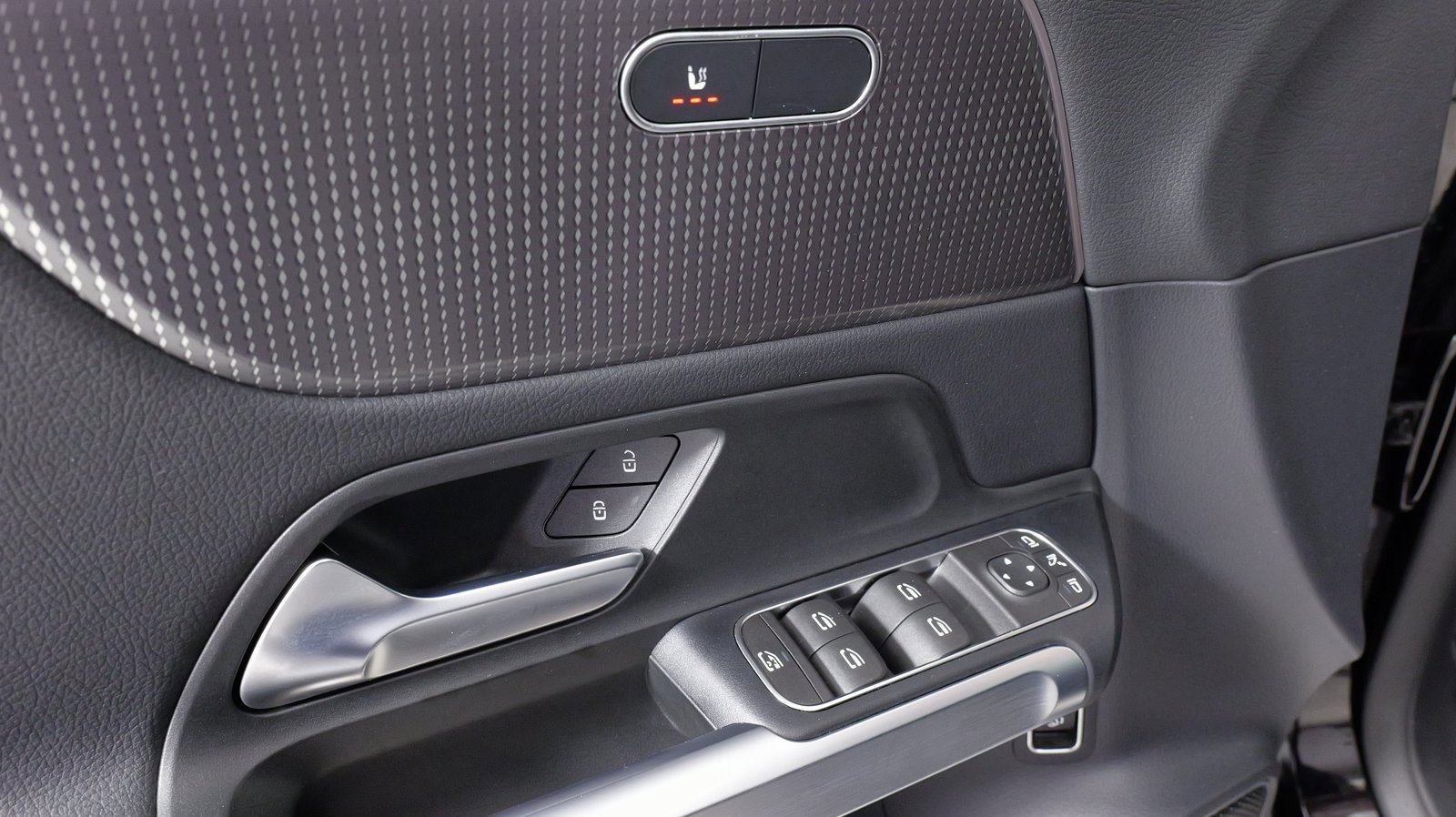 Used 2022 Mercedes-Benz EQB 300 4MATIC image 26