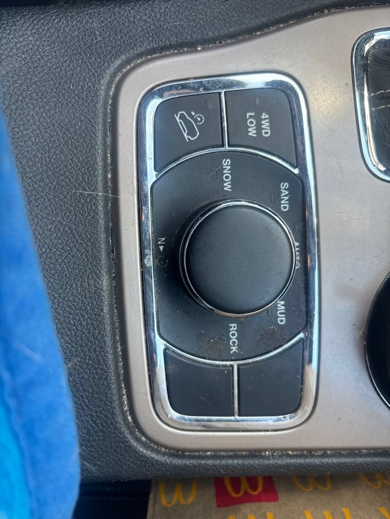Used 2017 Jeep Grand Cherokee Limited AWD/4WD image 17