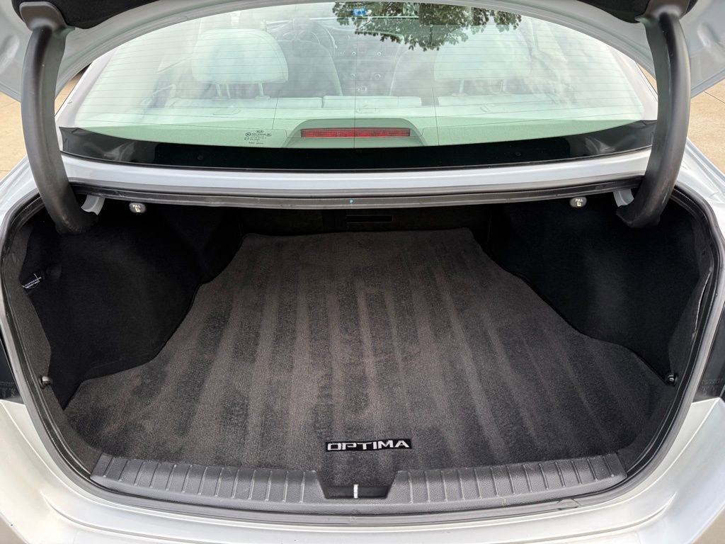 Used 2012 Kia Optima LX w/ Convenience Pkg image 16