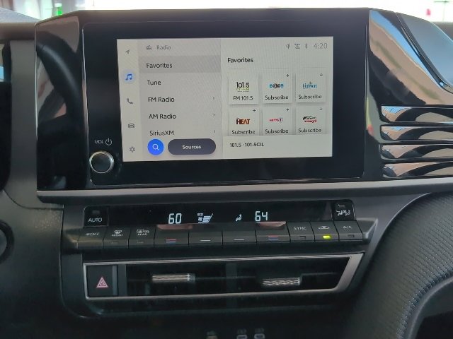 Used 2025 Toyota Camry SE image 32