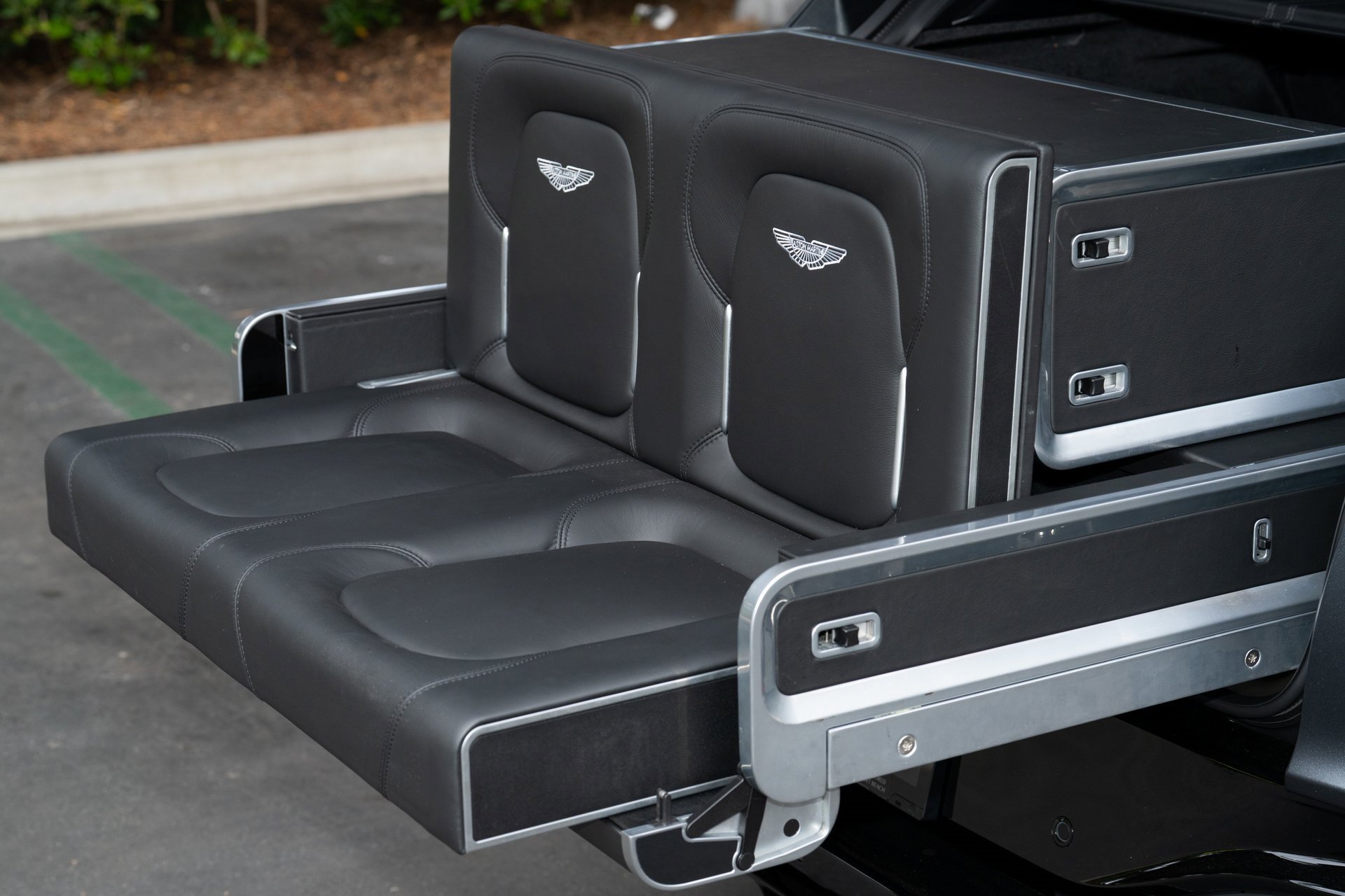 Used 2025 Aston Martin DBX 707 image 27