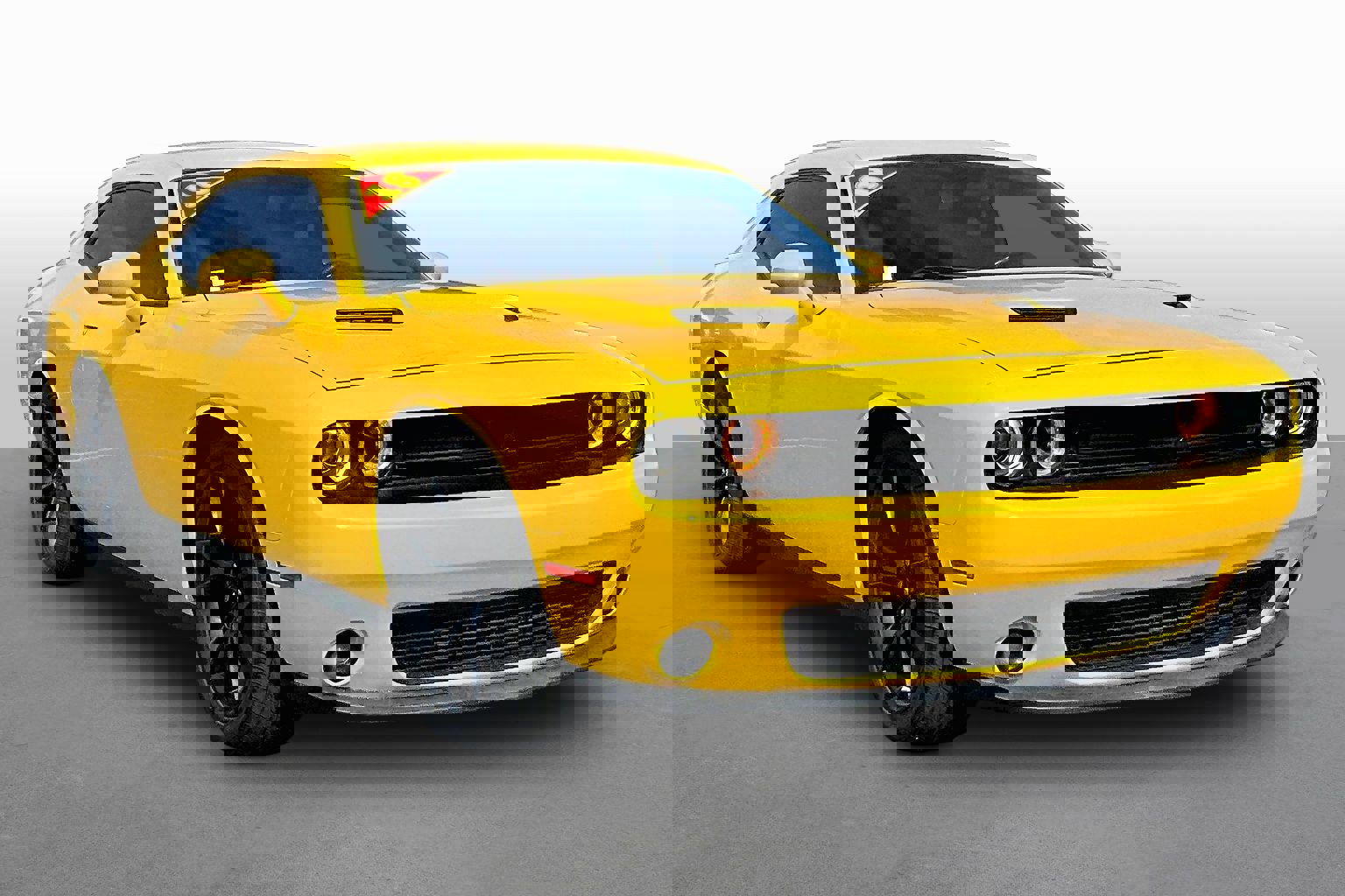 Used 2018 Dodge Challenger SXT w/ Blacktop Package image 10