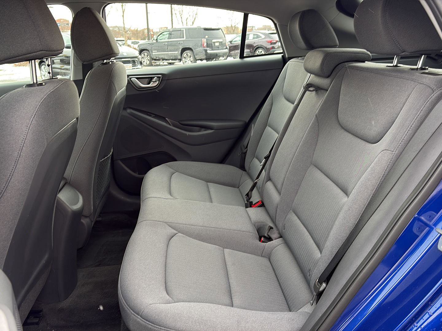 Used 2022 Hyundai Ioniq SE image 17