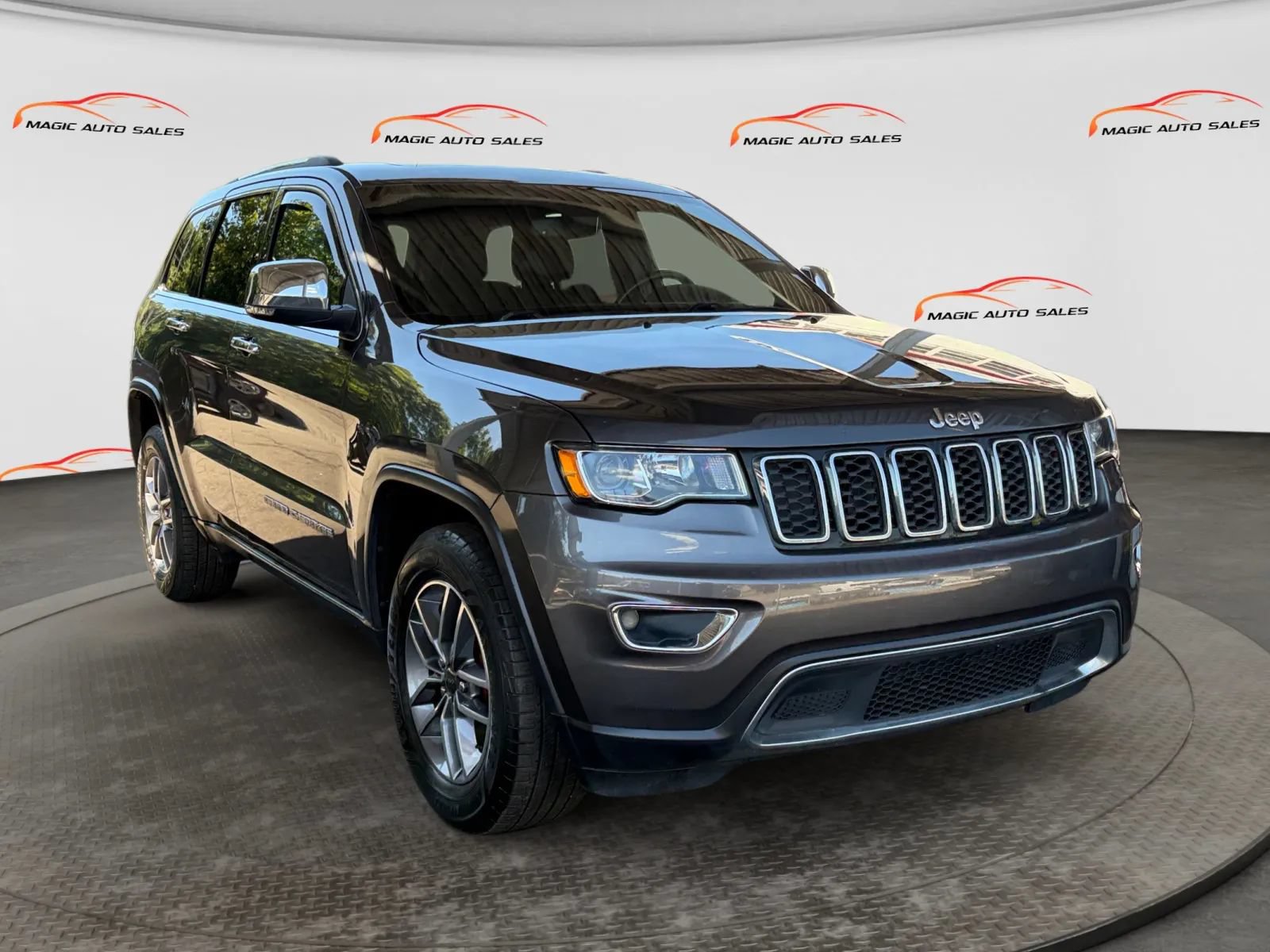 Used 2020 Jeep Grand Cherokee Limited AWD/4WD image 5