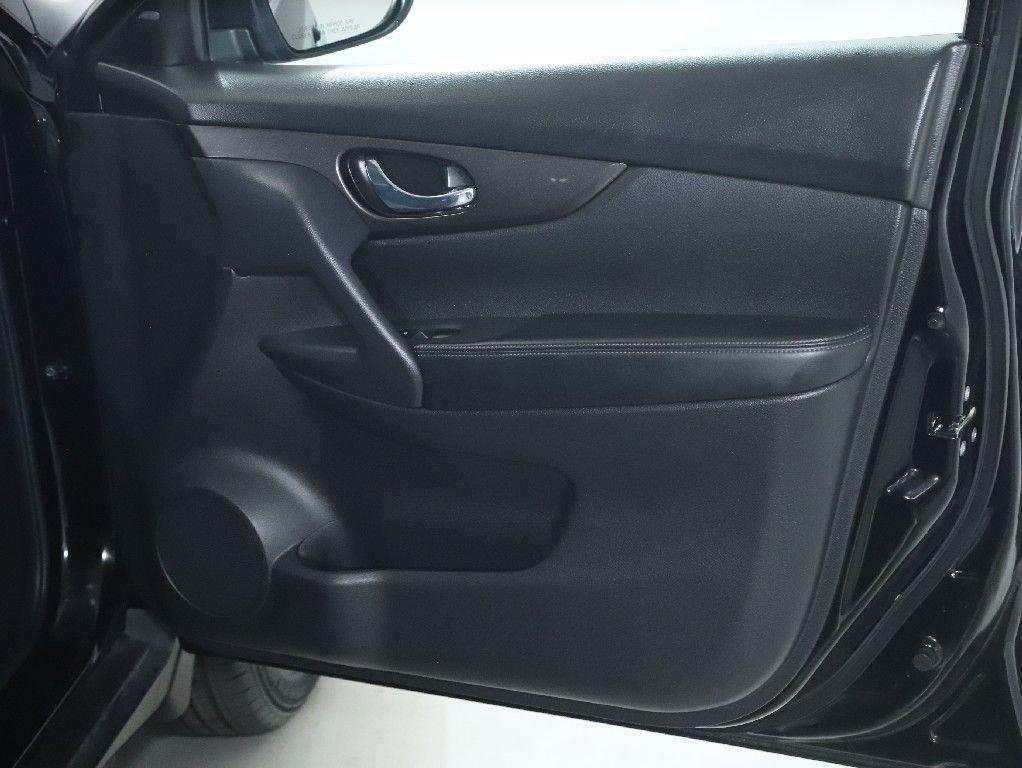 Used 2019 Nissan Rogue SV w/ Premium Package image 35