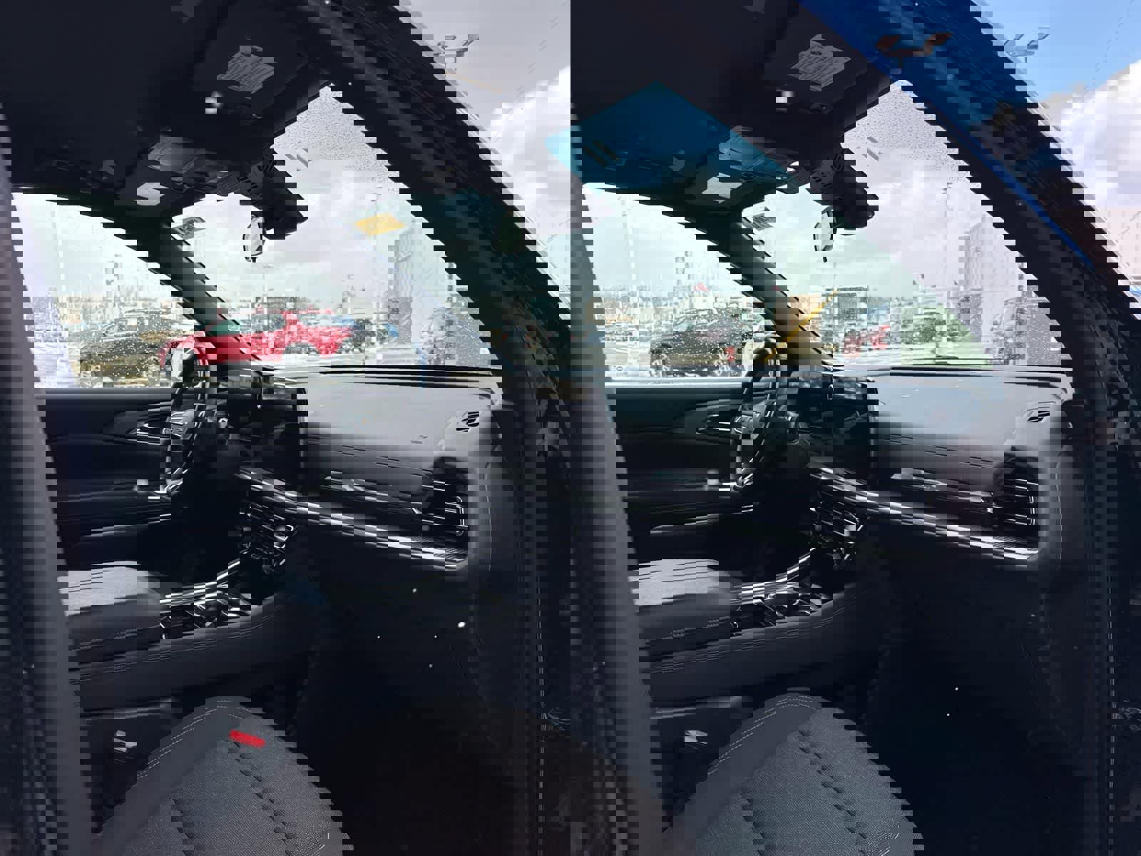 Used 2024 Chevrolet Traverse LT image 12