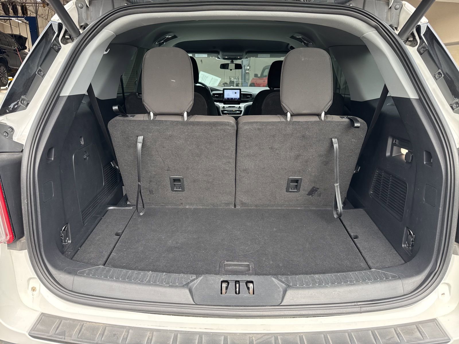 Used 2022 Ford Explorer XLT w/ Class IV Trailer Tow Package image 20