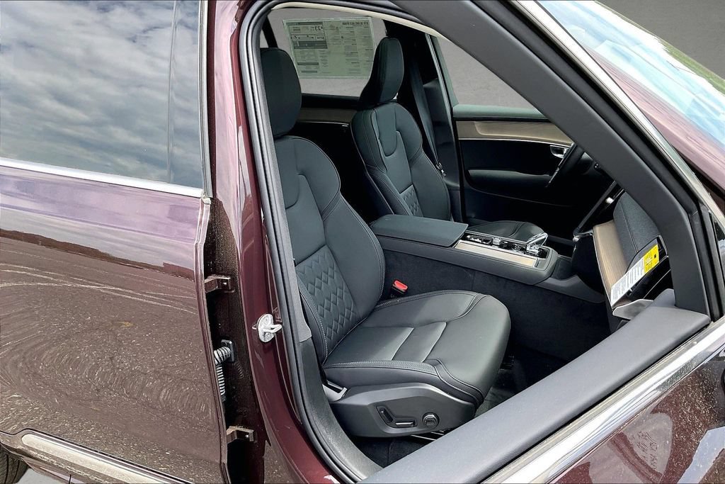 New 2026 Volvo XC90 B6 Plus w/ Protection Package Premier AWD/4WD image 11