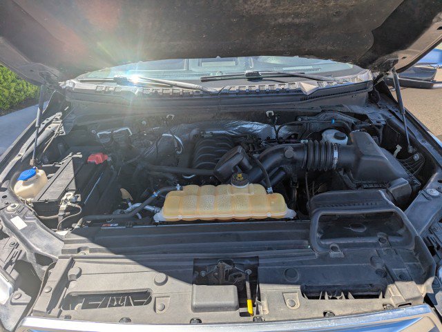 Used 2015 Ford F150 Platinum w/ Equipment Group 701A Luxury AWD/4WD image 30