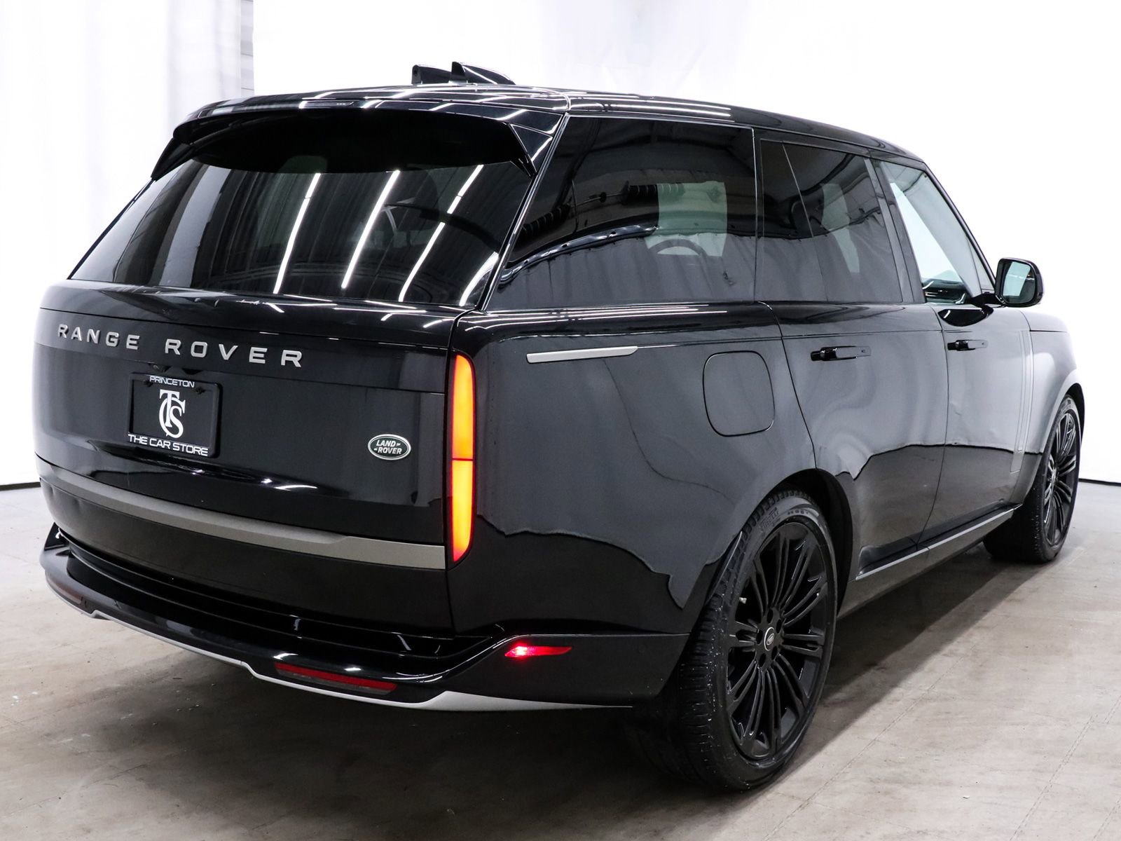 Used 2023 Land Rover Range Rover SE image 6