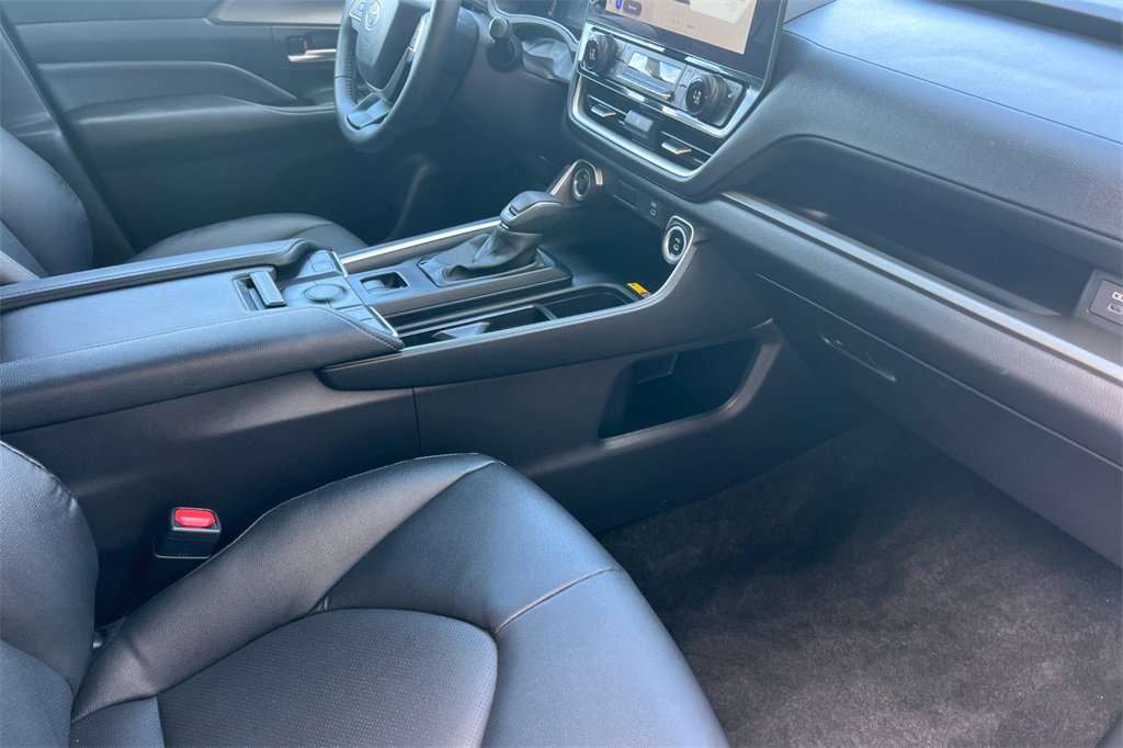 Certified 2025 Toyota Grand Highlander AWD image 18