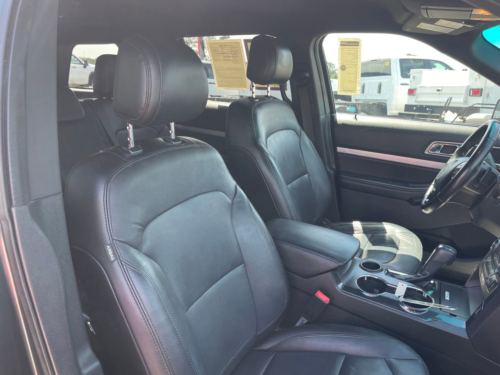 Used 2016 Ford Explorer XLT w/ Equipment Group 202A FWD image 28