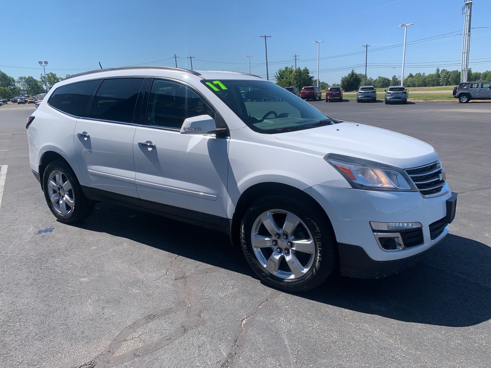 Used 2017 Chevrolet Traverse LT w/ Style and Technology Package AWD/4WD image 3