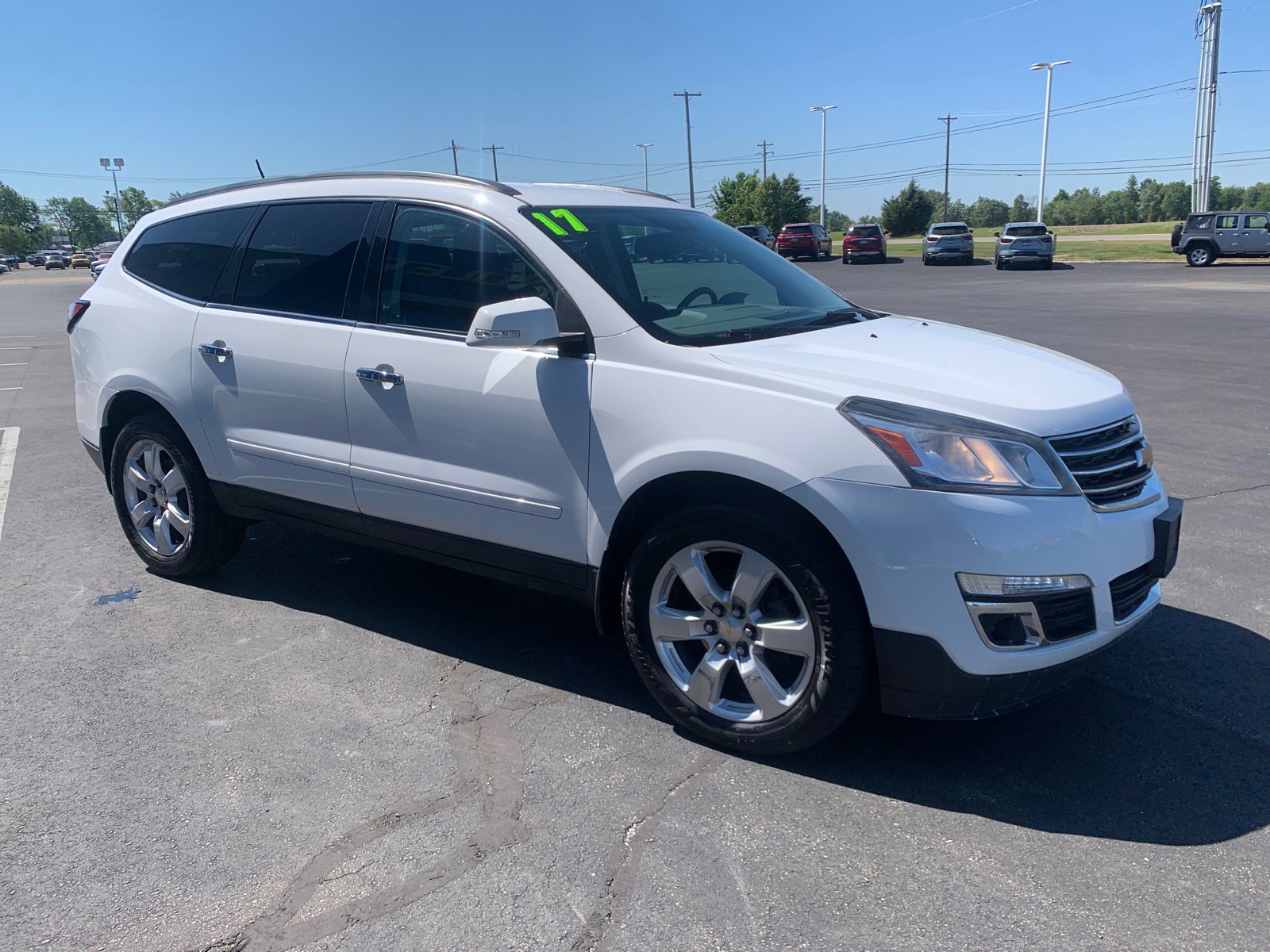 Used 2017 Chevrolet Traverse LT w/ Style and Technology Package AWD/4WD image 3
