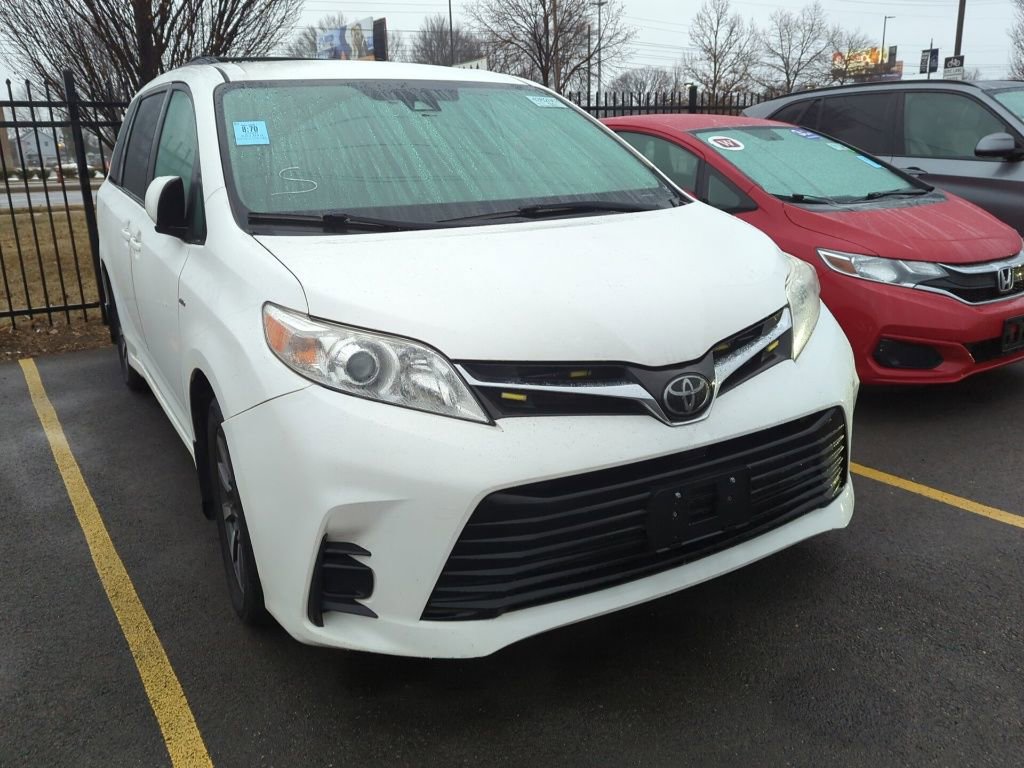 Used 2020 Toyota Sienna LE image 3