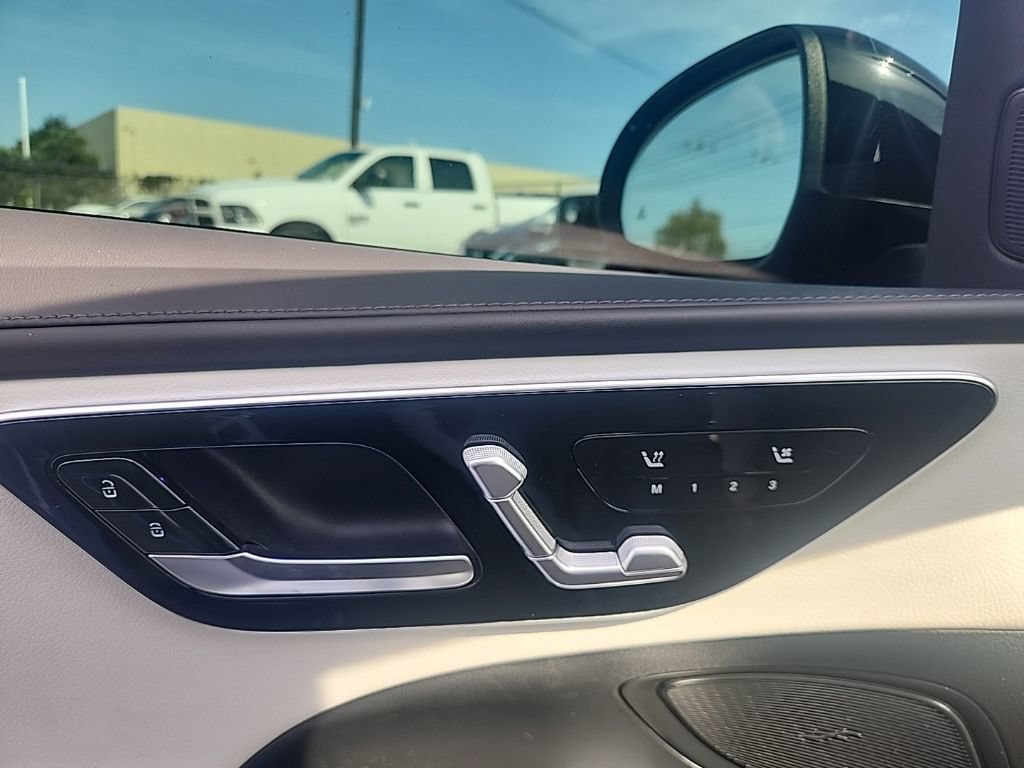 Used 2022 Mercedes-Benz C 300 Sedan image 26
