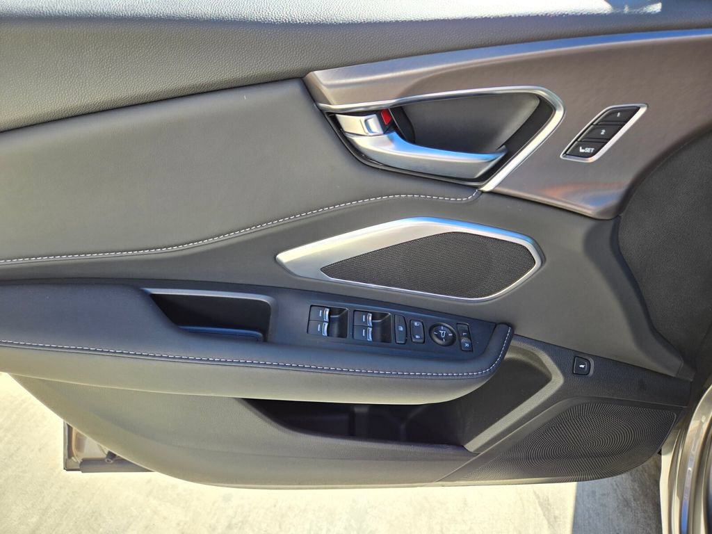 Used 2025 Acura RDX SH-AWD image 23