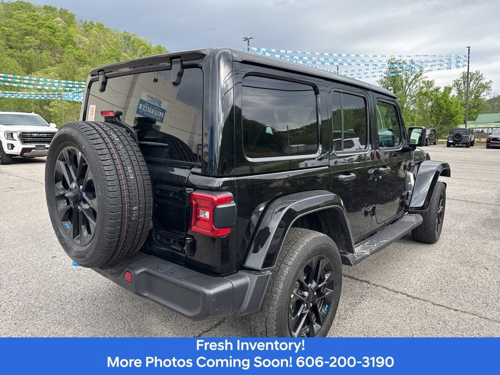 Used 2022 Jeep Wrangler Unlimited Sahara w/ Cold Weather Group AWD/4WD image 4