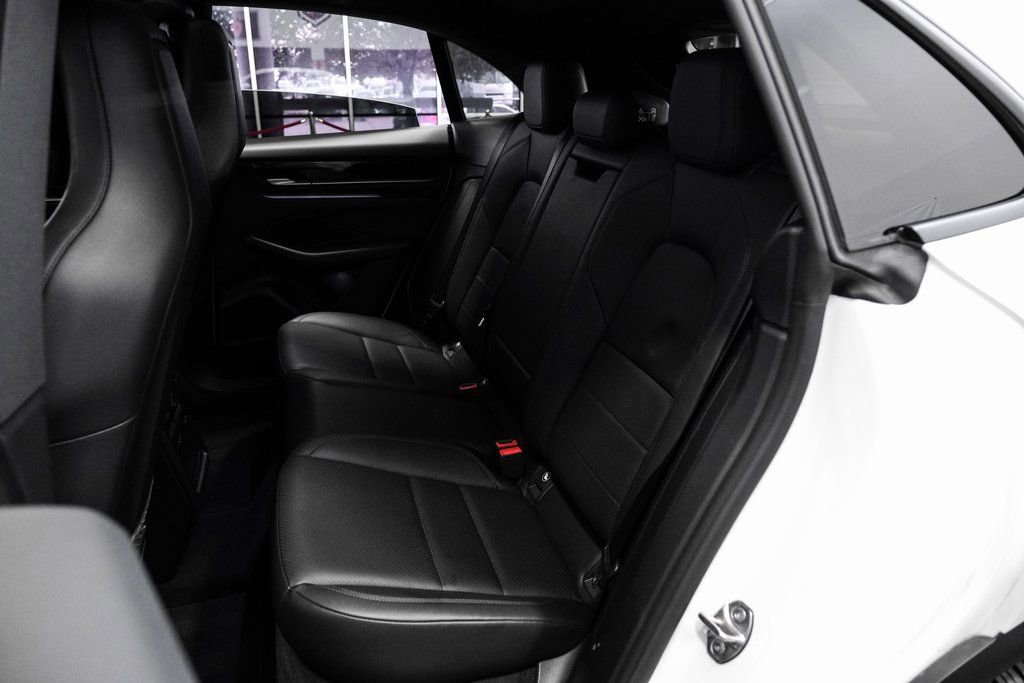 Used 2024 Porsche Macan 4 Electric AWD/4WD image 39