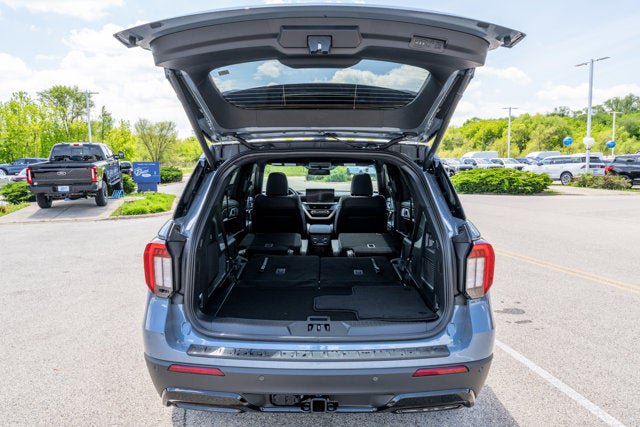 New 2026 Ford Explorer ST-Line w/ ST-Line Street Pack AWD/4WD image 8