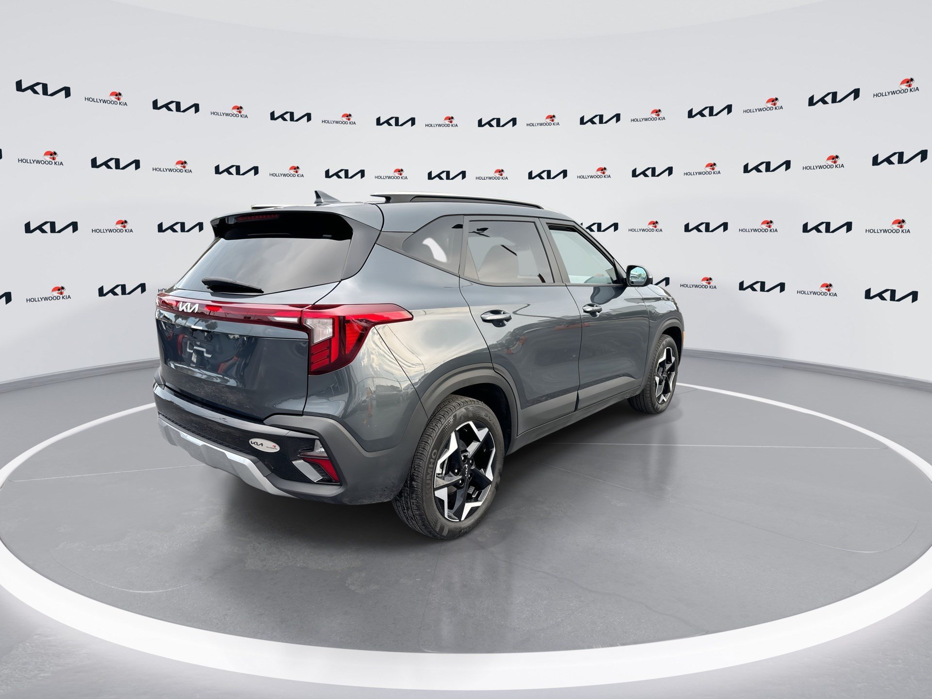Used 2025 Kia Seltos S FWD image 8