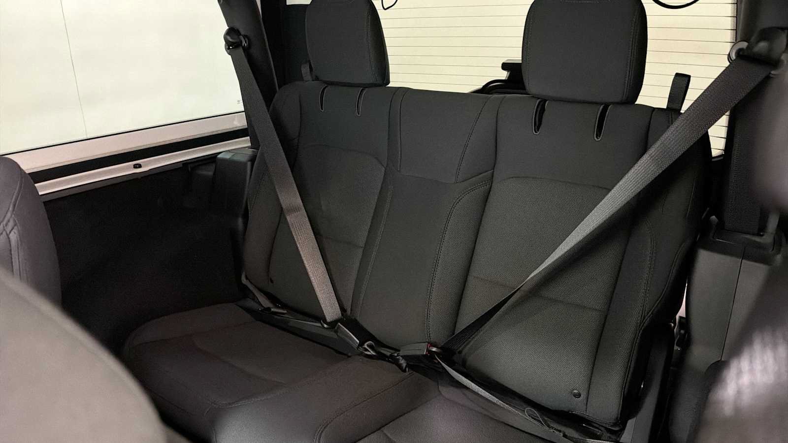 Used 2018 Jeep Wrangler Sport AWD/4WD image 23