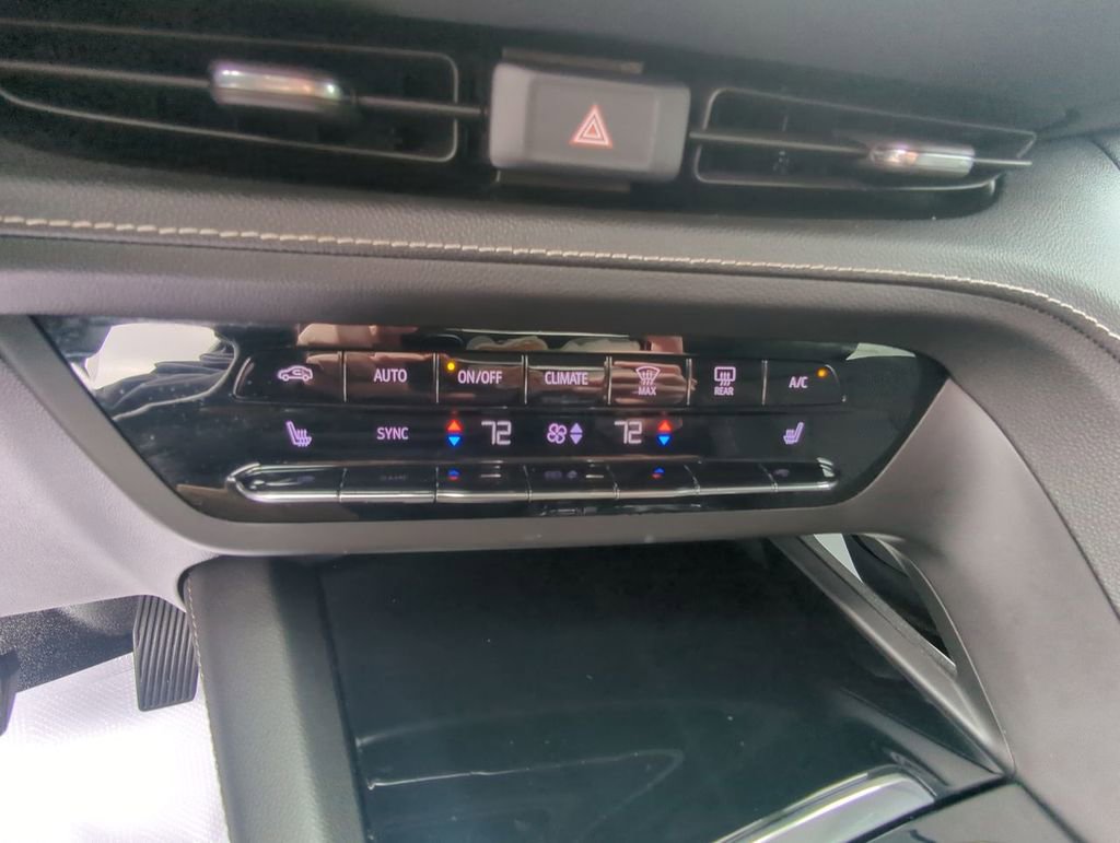 Used 2021 Buick Envision Preferred AWD/4WD image 19