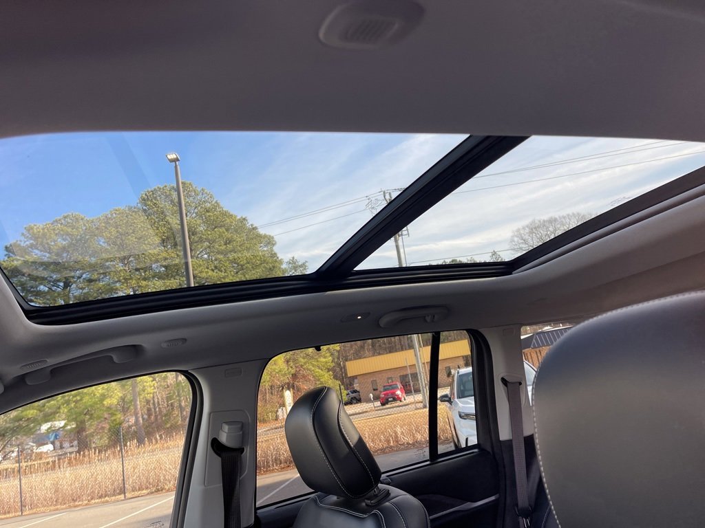 Used 2023 Jeep Grand Cherokee 30th Anniversary image 24