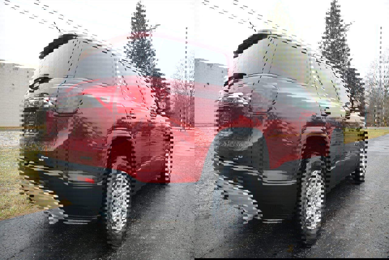 Used 2018 GMC Acadia SLE w/ LPO, Floor Liner Package image 6