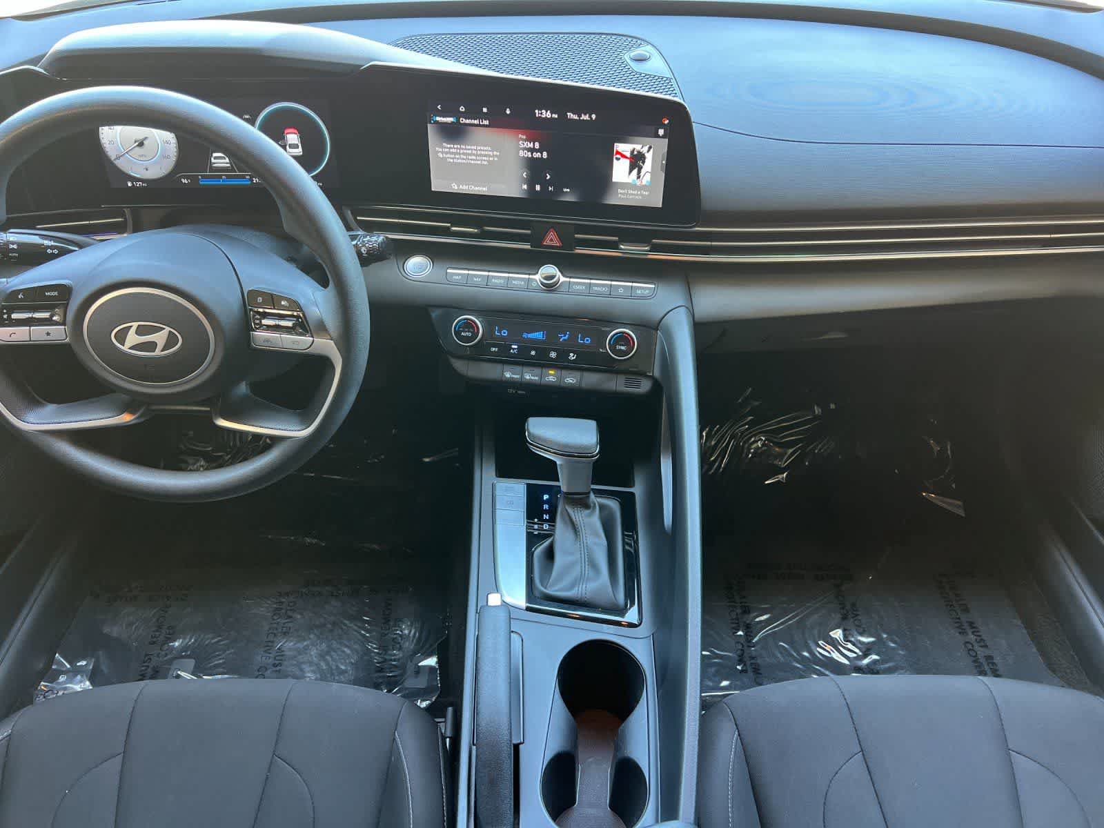 Used 2024 Hyundai Elantra SEL FWD image 4