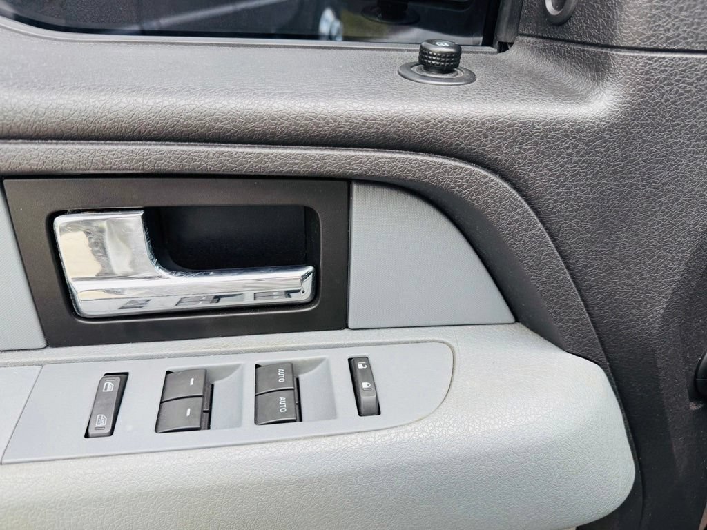 Used 2012 Ford F150 XLT w/ XLT Chrome Pkg AWD/4WD image 9