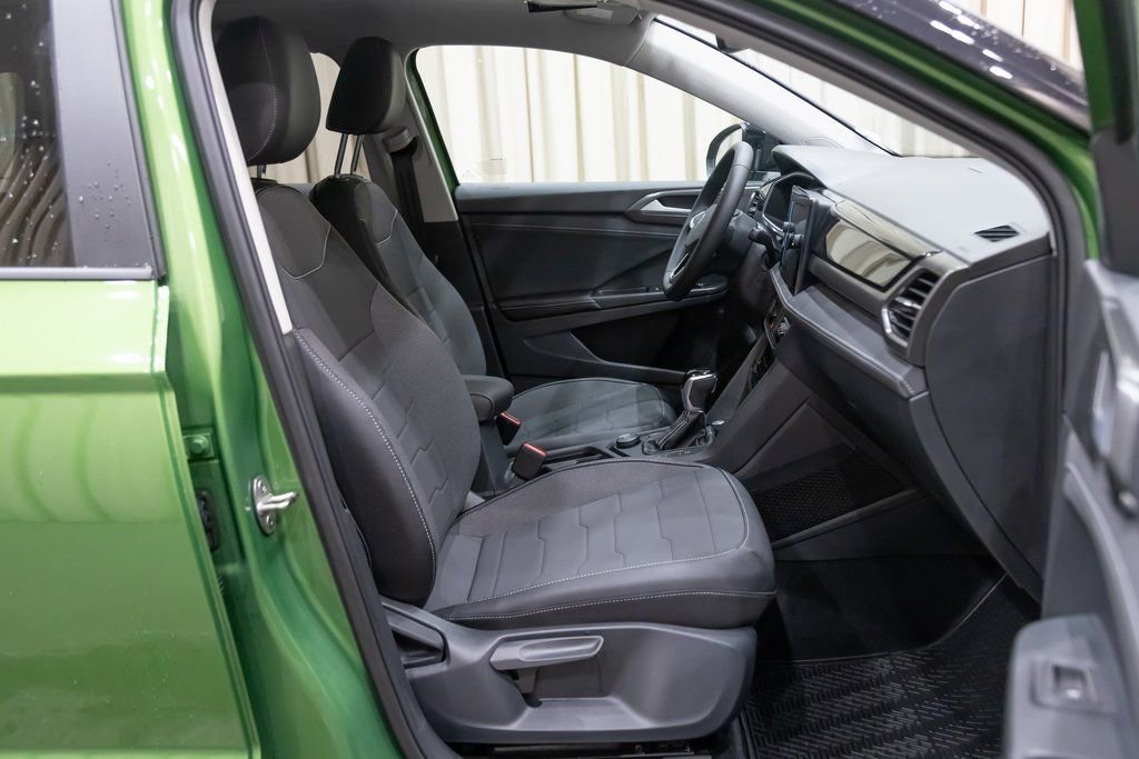 New 2026 Volkswagen Taos SE AWD/4WD image 11