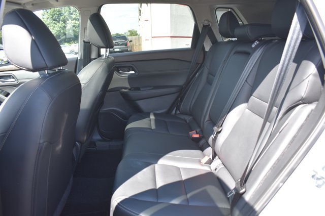 Used 2023 Nissan Rogue SL FWD image 15