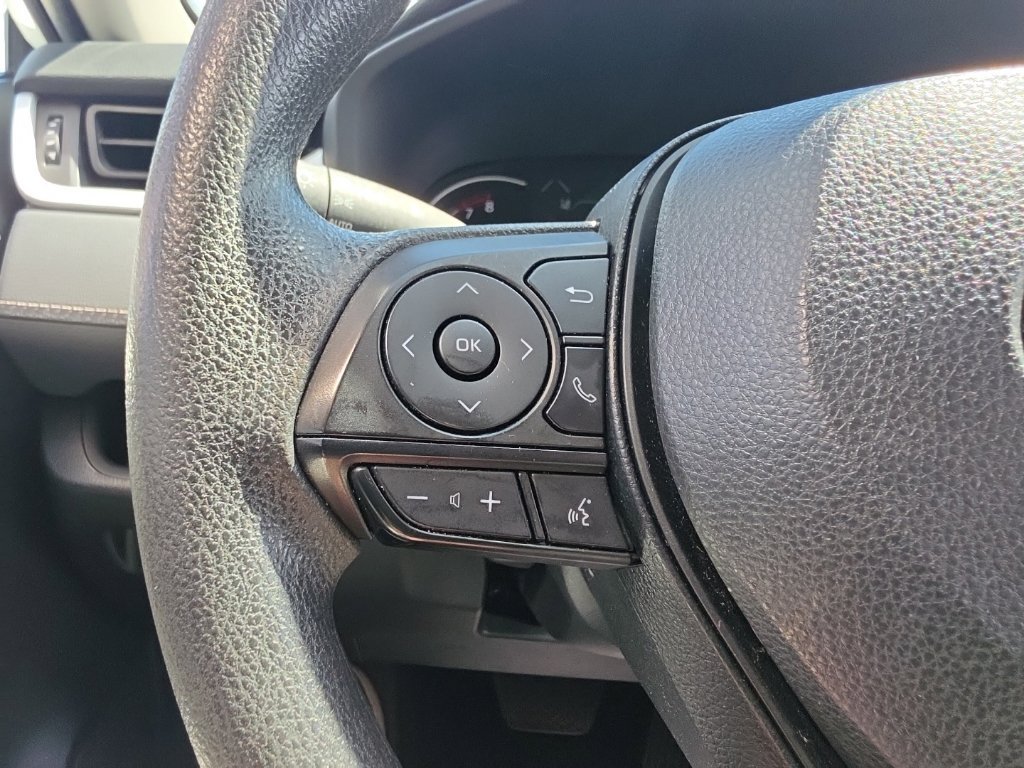 Used 2025 Toyota RAV4 XLE FWD image 21