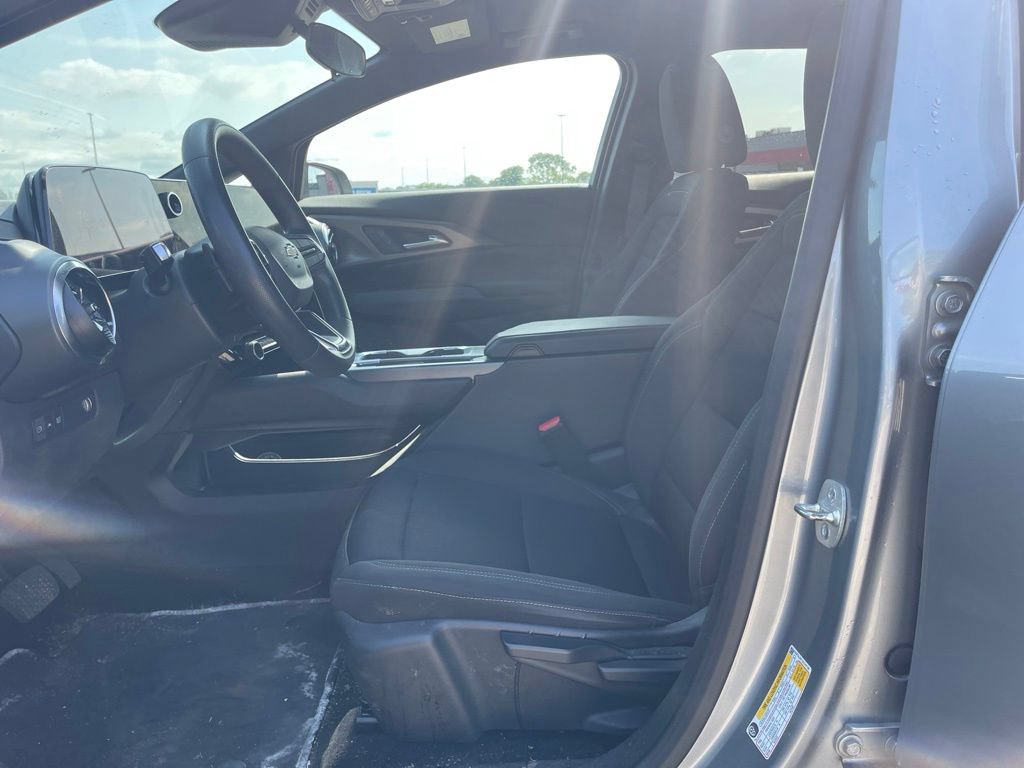 Used 2025 Chevrolet Equinox EV LT FWD image 13